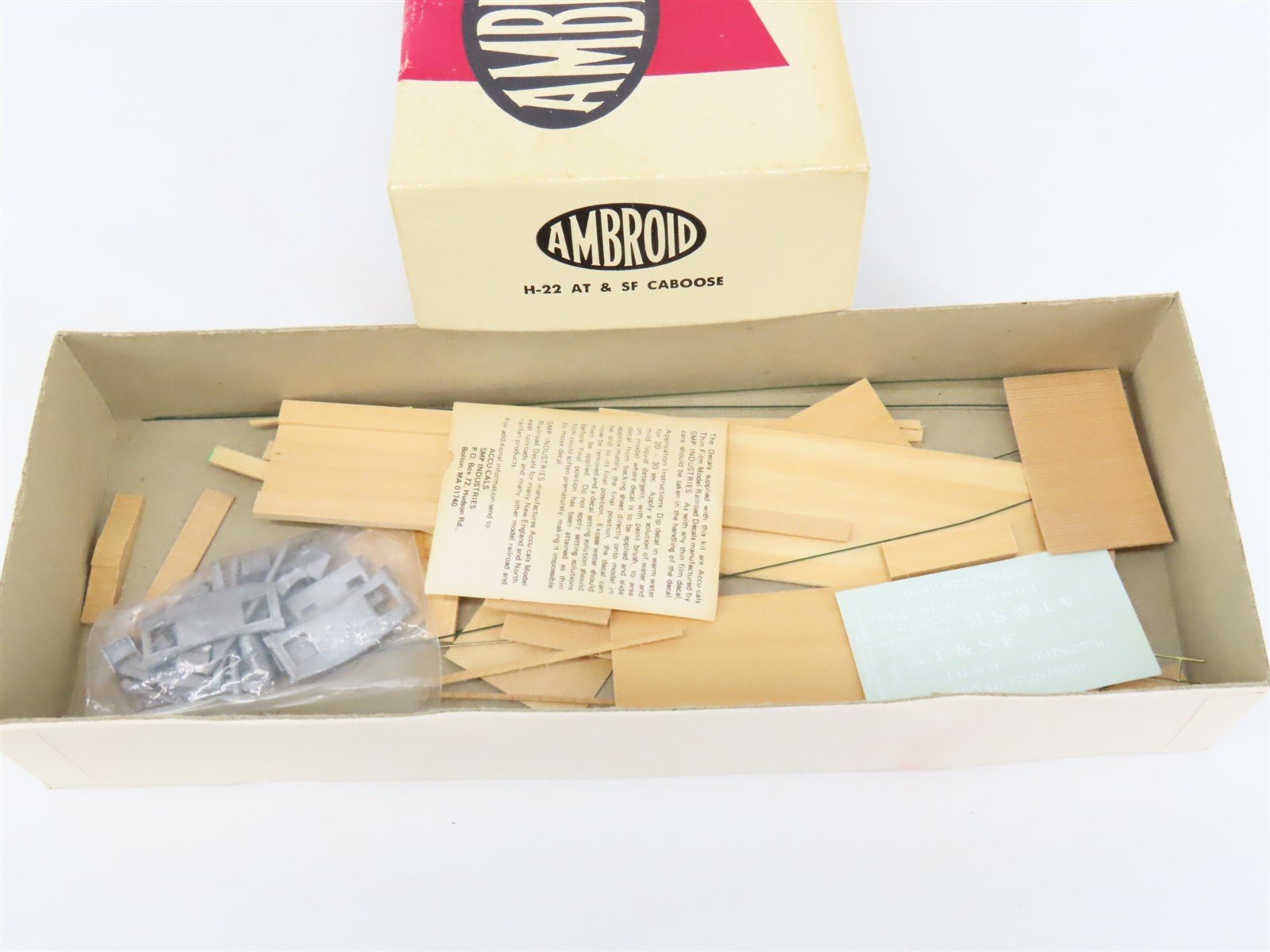 HO Scale Ambroid Kit H-22 AT&SF Santa Fe Railroad Caboose