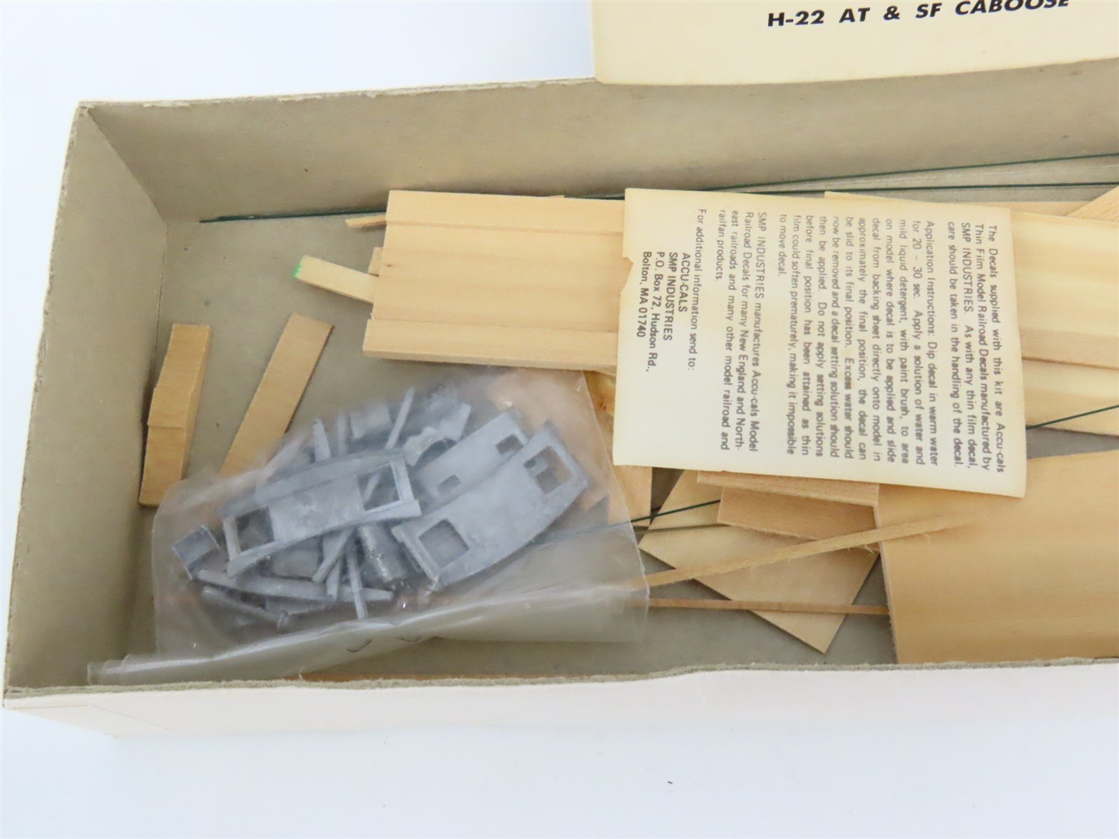 HO Scale Ambroid Kit H-22 AT&SF Santa Fe Railroad Caboose