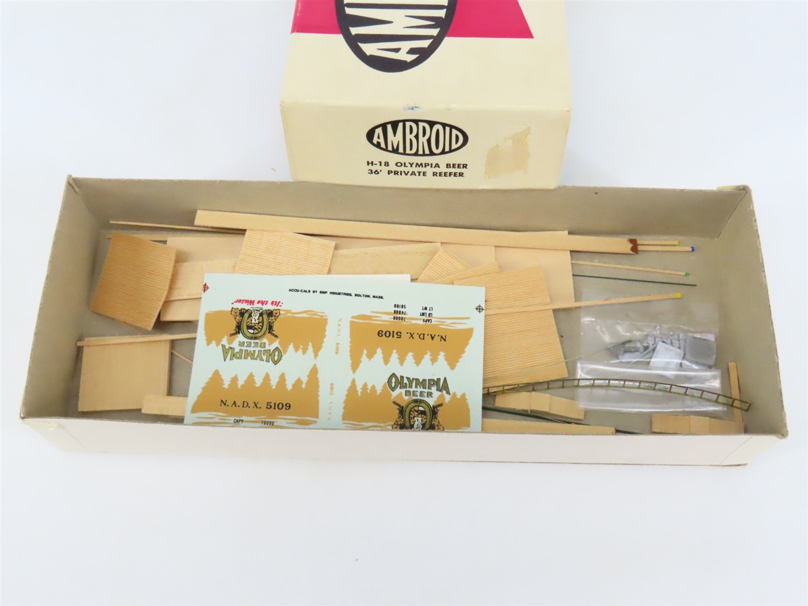 HO Scale Ambroid Kit H-18 NADX Olympia Beer 36' Private Reefer #5109