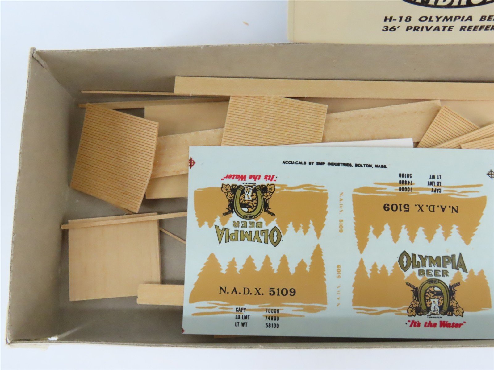HO Scale Ambroid Kit H-18 NADX Olympia Beer 36' Private Reefer #5109