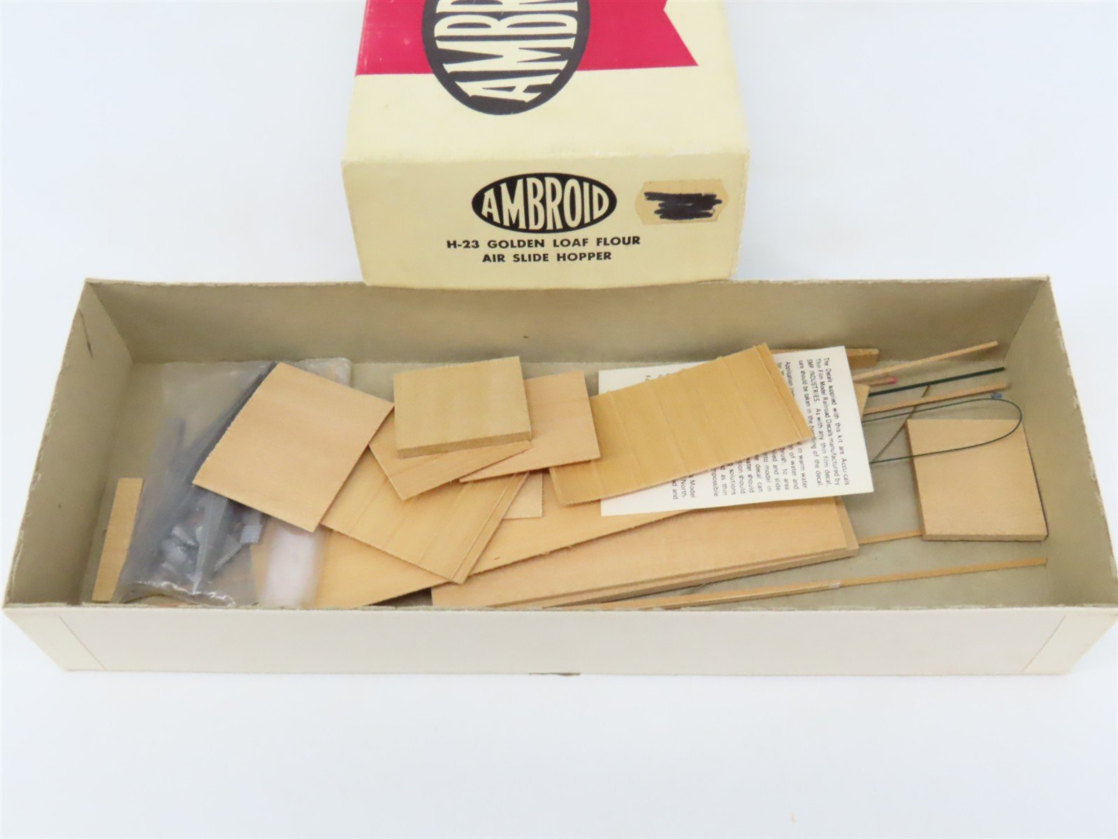 HO Scale Ambroid Kit H-23 GACX Golden Loaf Flour Air Slide Hopper #44491
