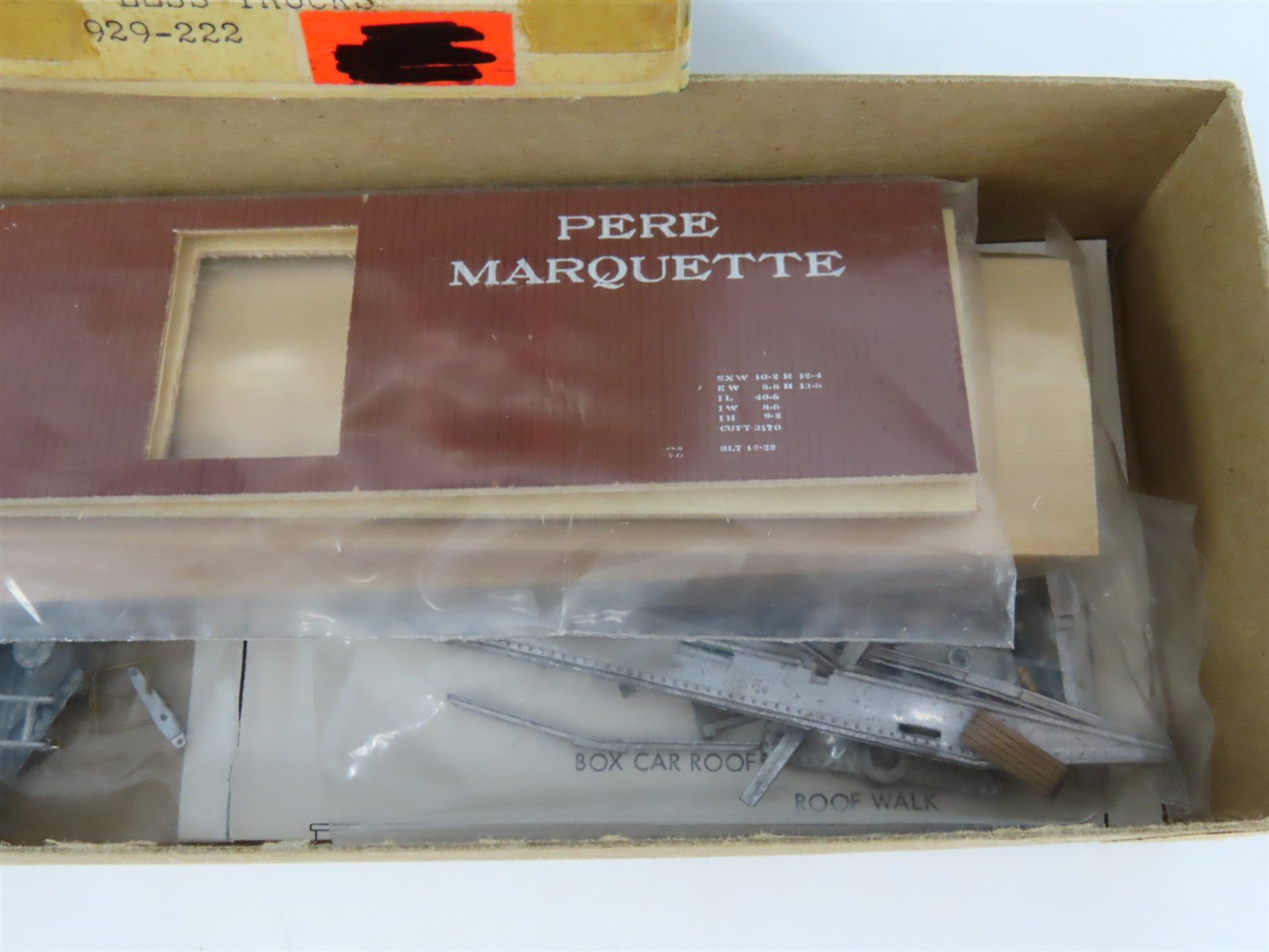 HO Scale Silver Streak Kit 929-222 PM Pere Marquette Single Door Box Car #85100