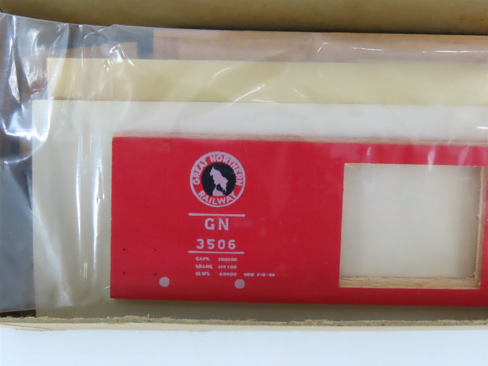 HO Scale Silver Streak Kit S303-345 GN Great Northern Billboard Box Car #3506