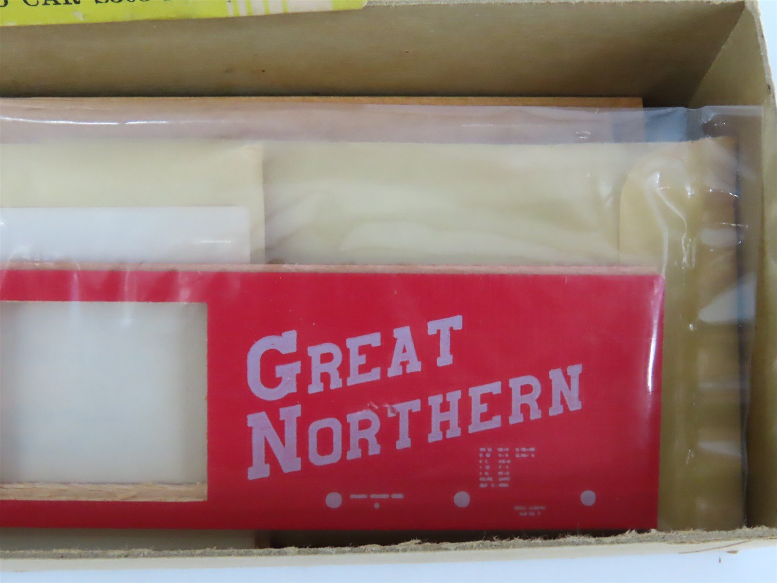 HO Scale Silver Streak Kit S303-345 GN Great Northern Billboard Box Car #3506