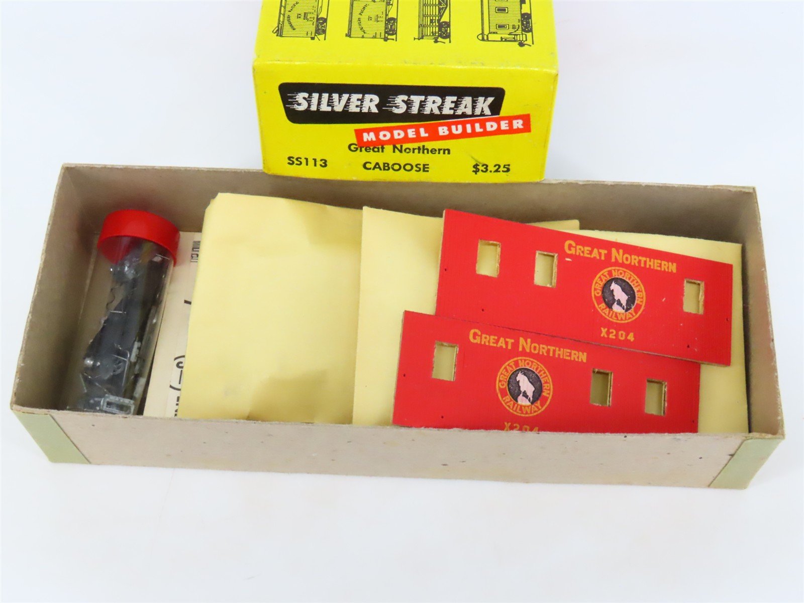 HO Scale Silver Streak Kit SS113 GN Great Northern Railway Caboose #X204