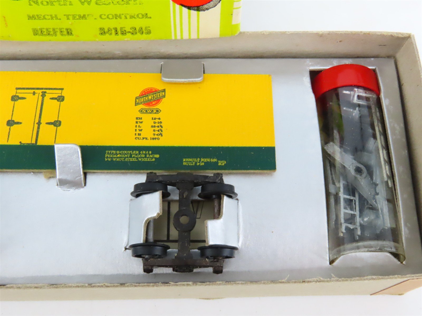 HO Scale Silver Streak Kit S415-345 NWX North Western Mechanical Reefer #3953