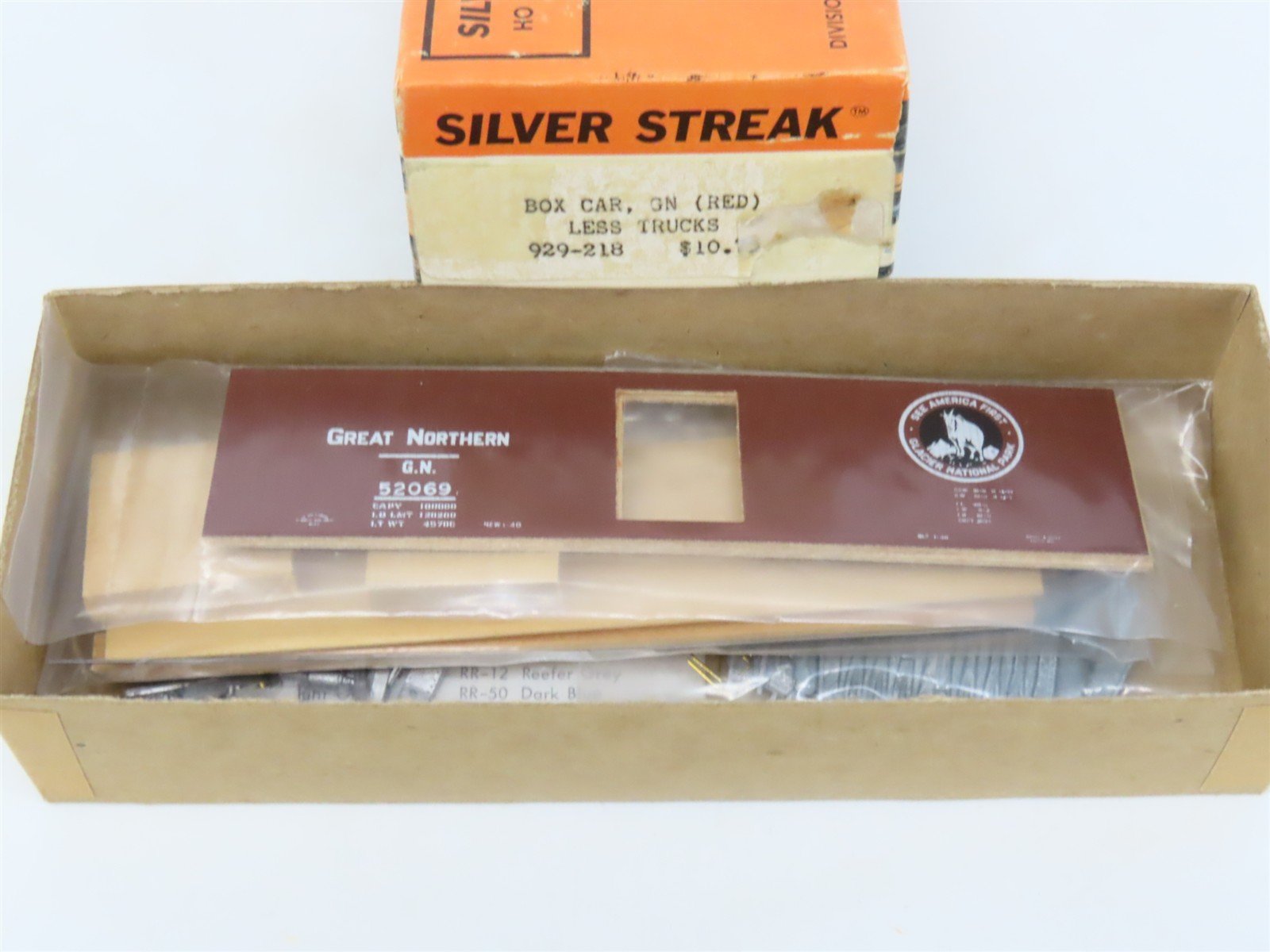 HO Scale Silver Streak Kit 929-218 GN Great Northern Railway Box Car #52069