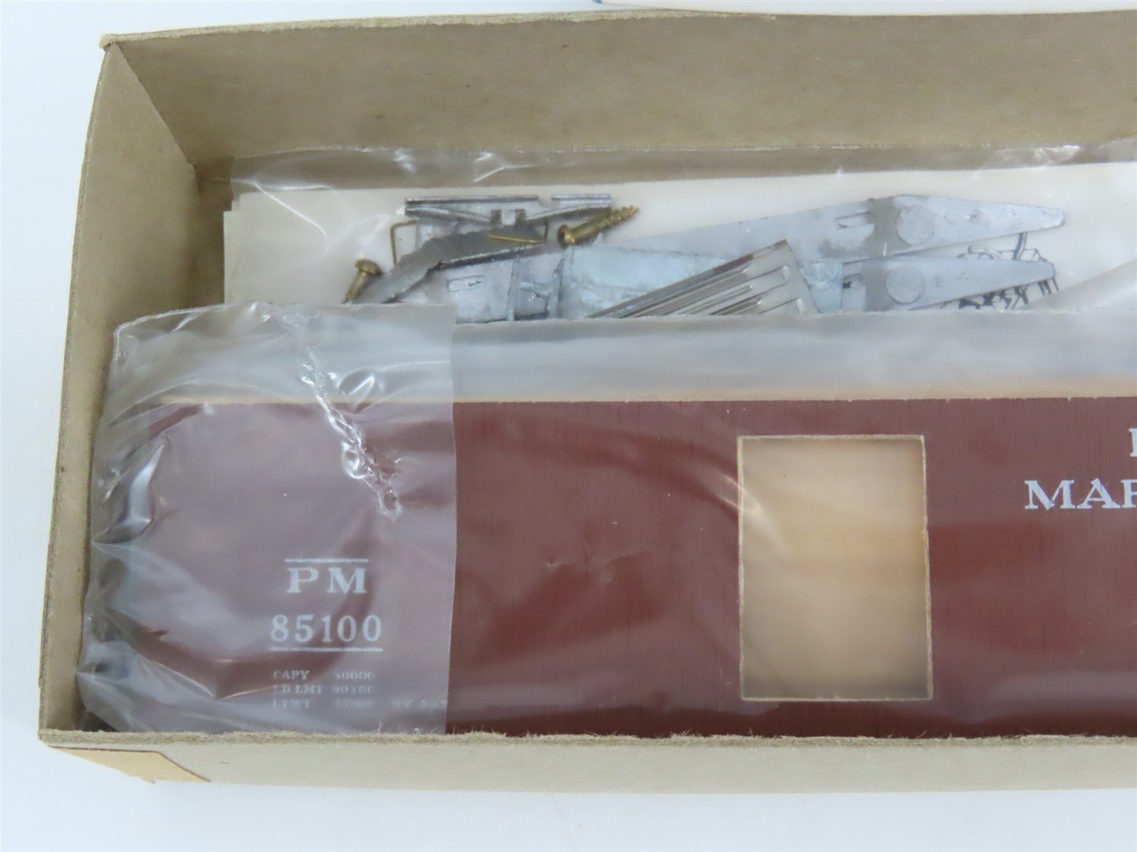 HO Scale Silver Streak Kit 929-222 PM Pere Marquette Single Door Box Car #85100
