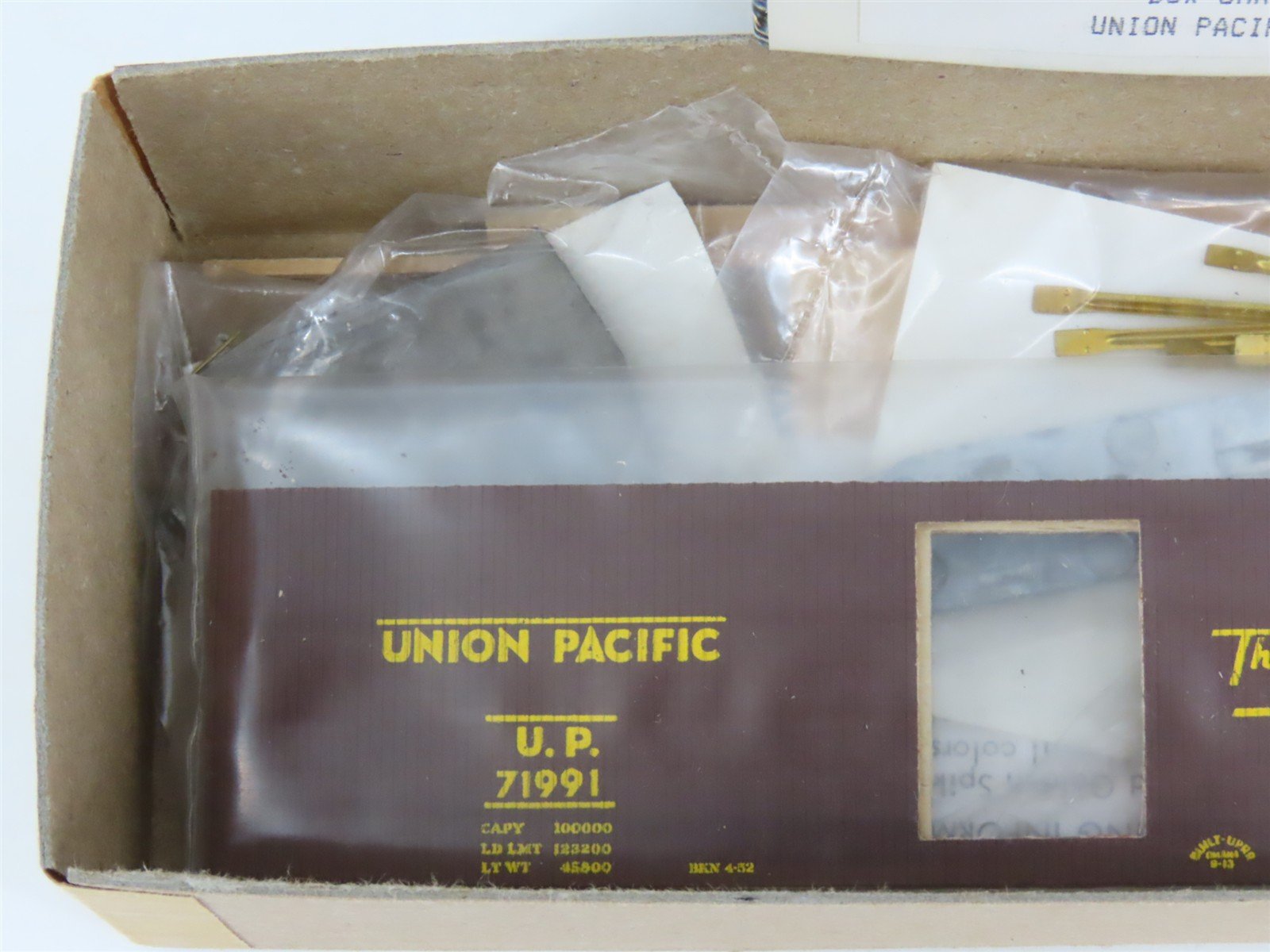 HO Scale Silver Streak Kit 252 UP Union Pacific Streamliners Box Car #71991