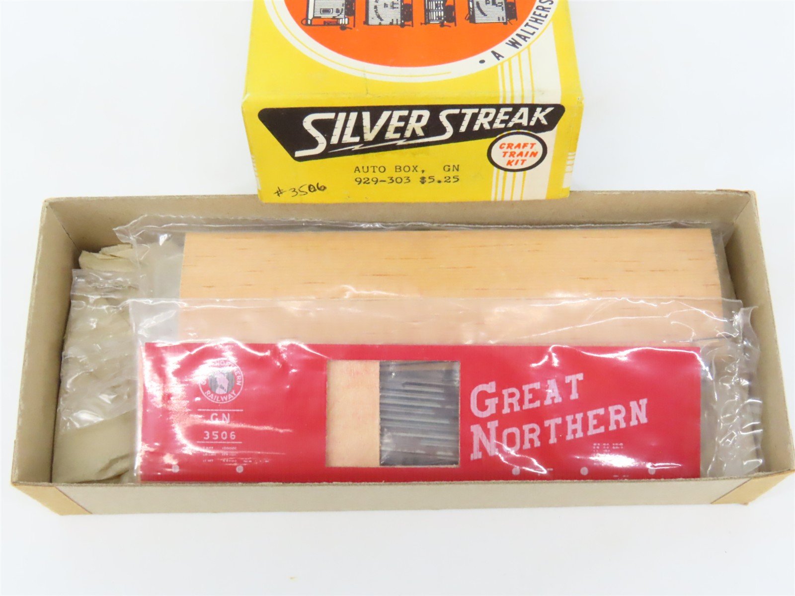 HO Scale Silver Streak Kit 929-303 GN Great Northern Automobile Box Car #3506