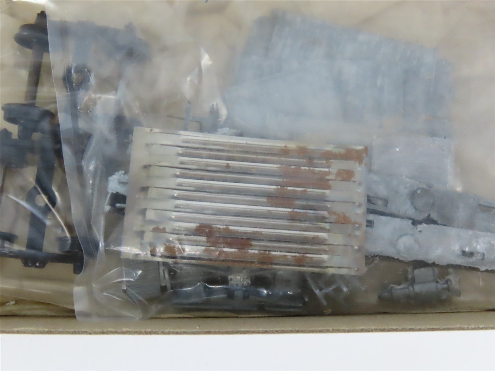 HO Scale Silver Streak Kit 929-303 GN Great Northern Automobile Box Car #3506