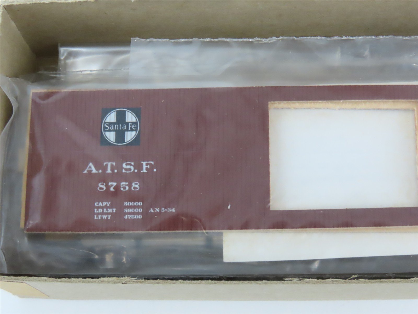 HO Scale Silver Streak Kit 929-352 ATSF Santa Fe 50' Automobile Box Car #8758