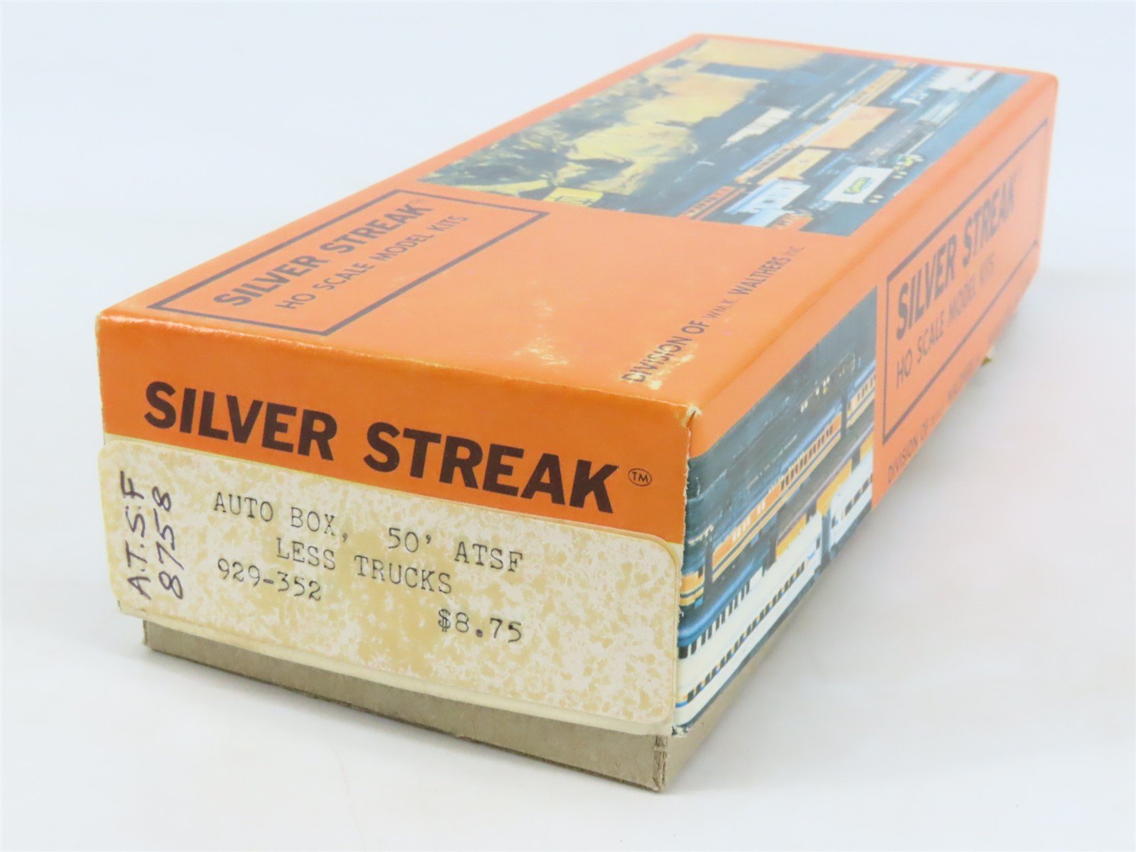 HO Scale Silver Streak Kit 929-352 ATSF Santa Fe 50' Automobile Box Car #8758