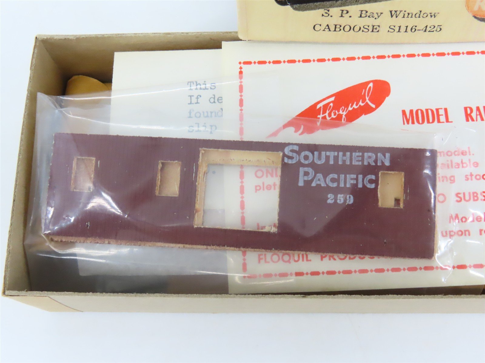 HO Scale Silver Streak Kit S116-425 SP Southern Pacific Bay Window Caboose #259