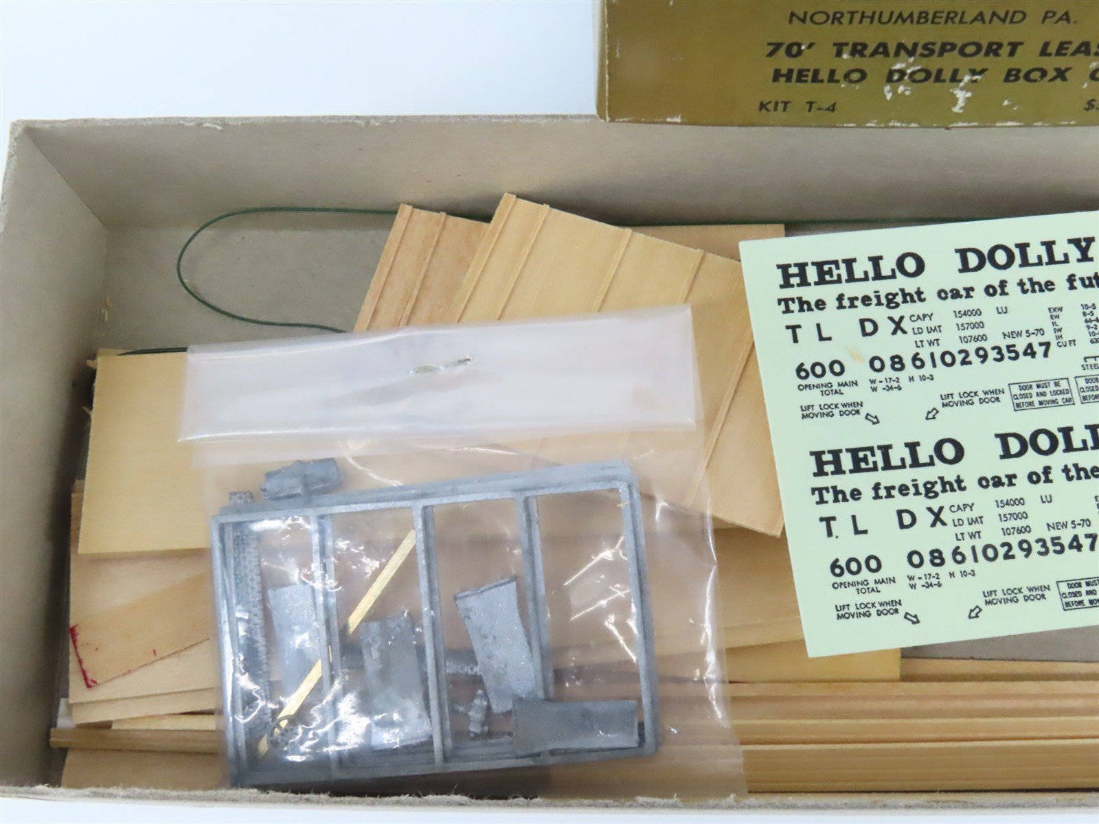 HO Scale Quality Craft Models Kit T-4 TLDX Hello Dolly 70' Box Car