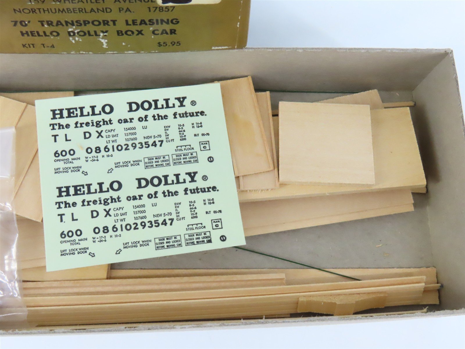 HO Scale Quality Craft Models Kit T-4 TLDX Hello Dolly 70' Box Car
