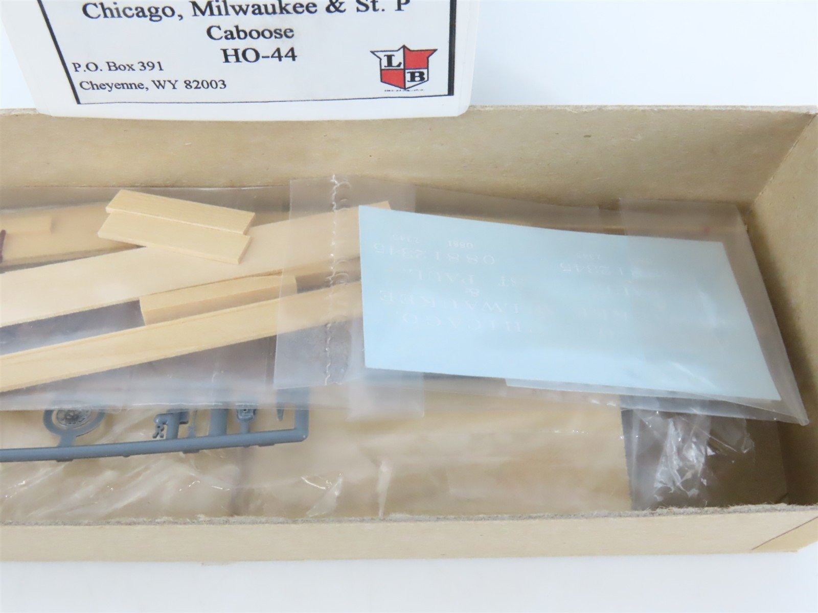 HO Scale La Belle Kit HO-44 CM&StP Chicago Milwaukee & St Paul Railroad Caboose