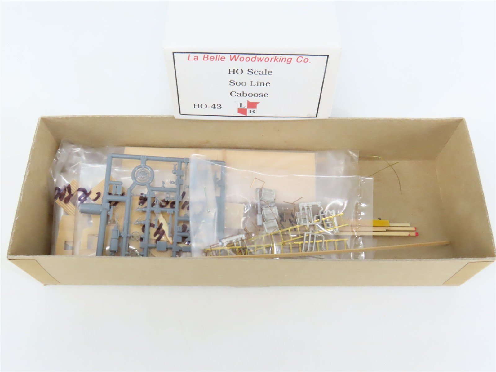 HO Scale La Belle Kit HO-43 SOO Line Caboose #105
