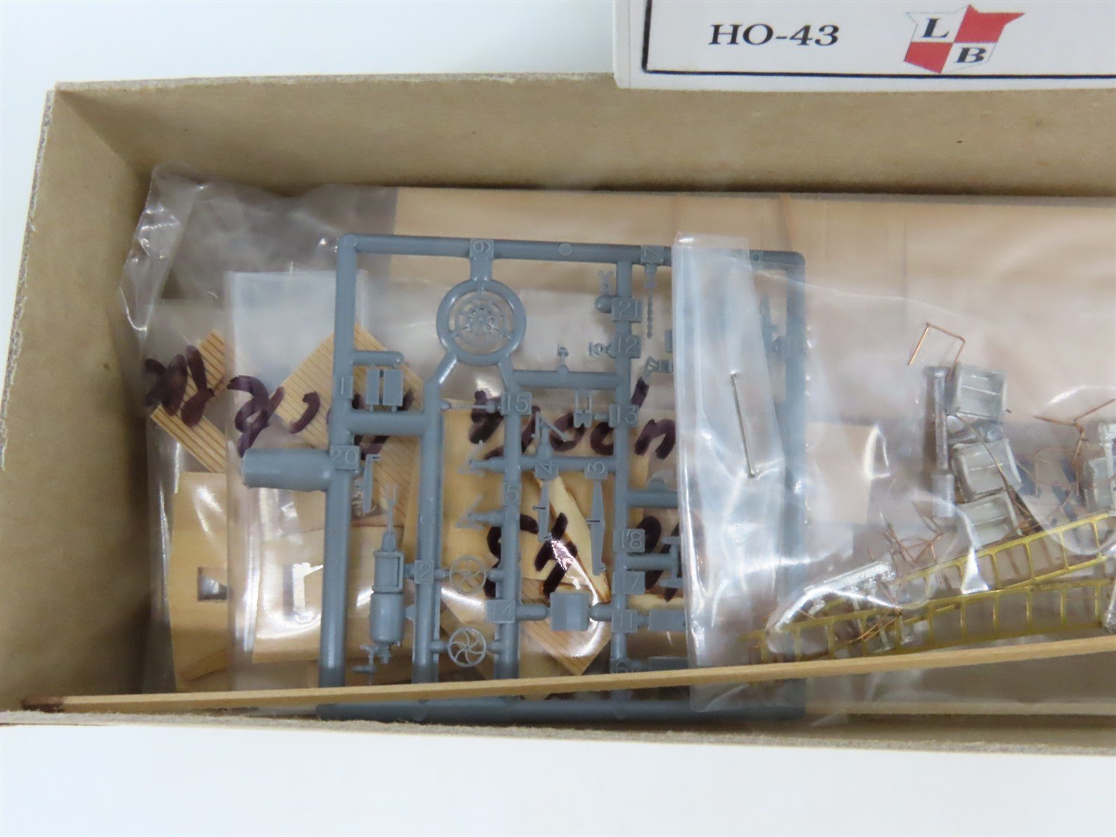 HO Scale La Belle Kit HO-43 SOO Line Caboose #105