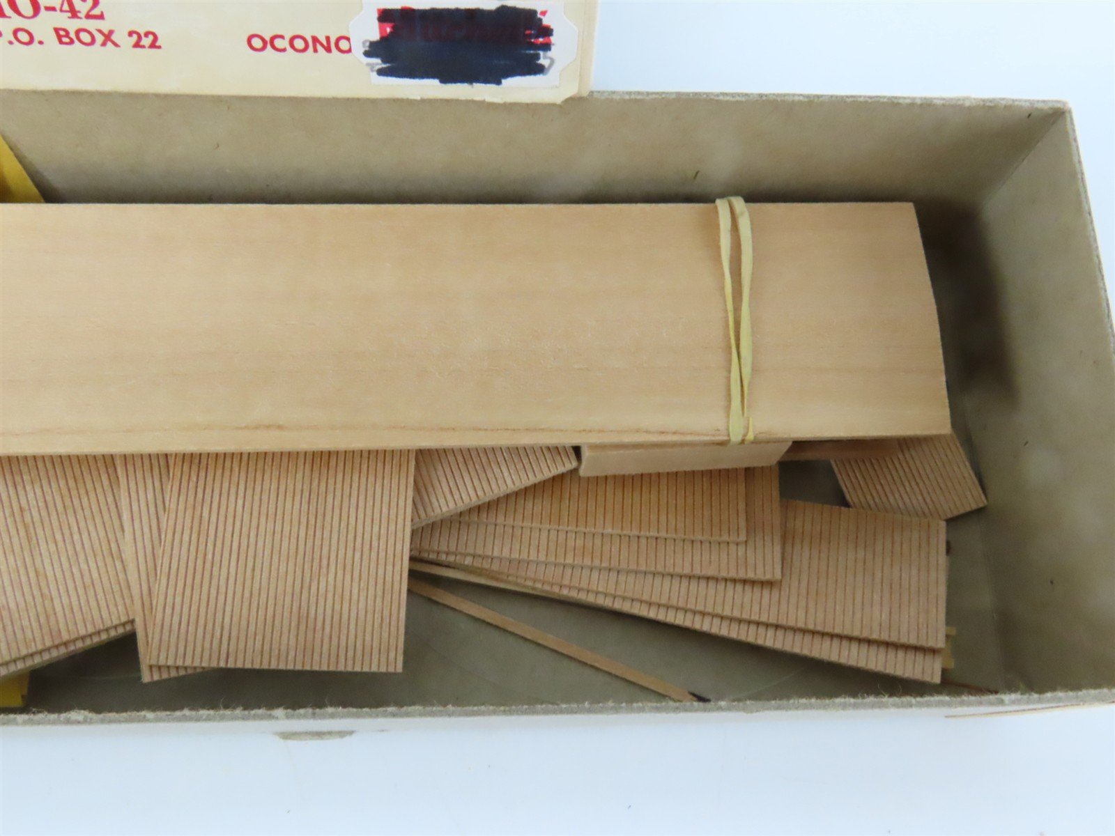 HO Scale La Belle Kit HO-42 CM&StP Chicago Milwaukee & St Paul Box Car #39930