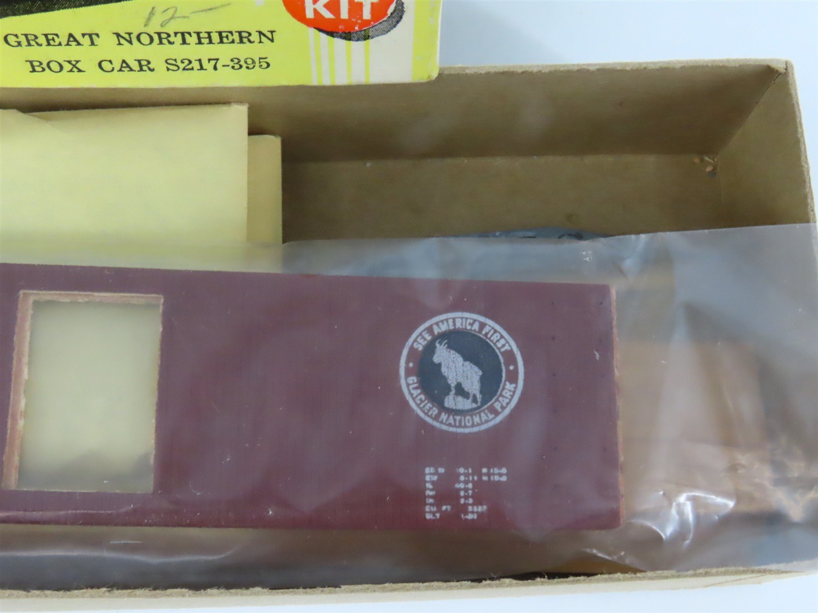 HO Scale Silver Streak Kit S217-395 GN Great Northern Single Door Box Car #23732