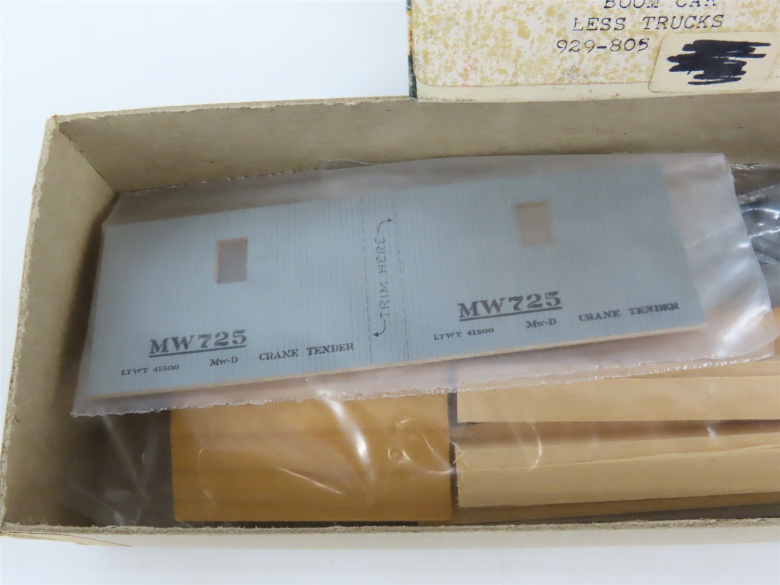 HO Scale Silver Streak Kit 929-805 MW Maintenance of Way Boom Car #725