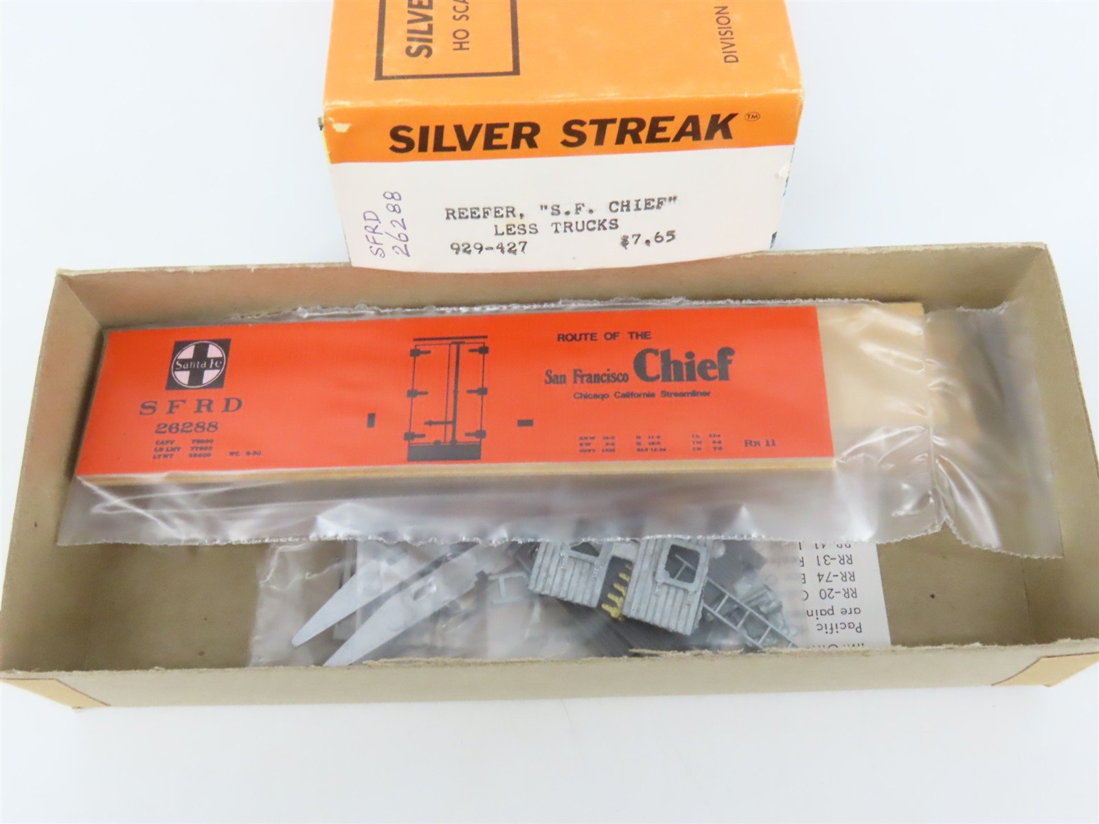 HO Scale Silver Streak Kit 929-427 SFRD Santa Fe Chief Reefer #26288