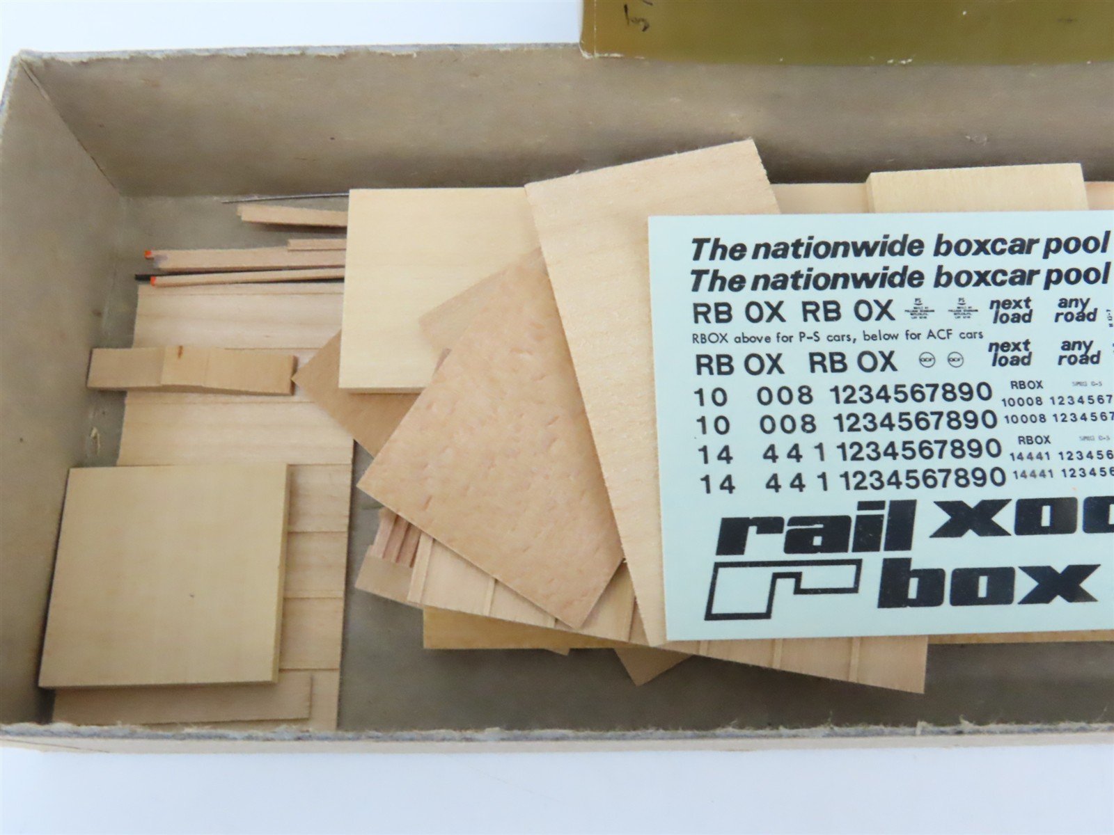 HO Scale Quality Craft Models Kit 330 RBOX Railbox Box Car
