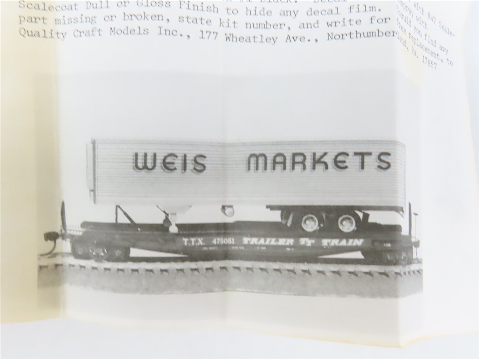HO Scale Quality Craft Models Kit 331 TTX Weis Markets 50' Flat Car w/ Trailer