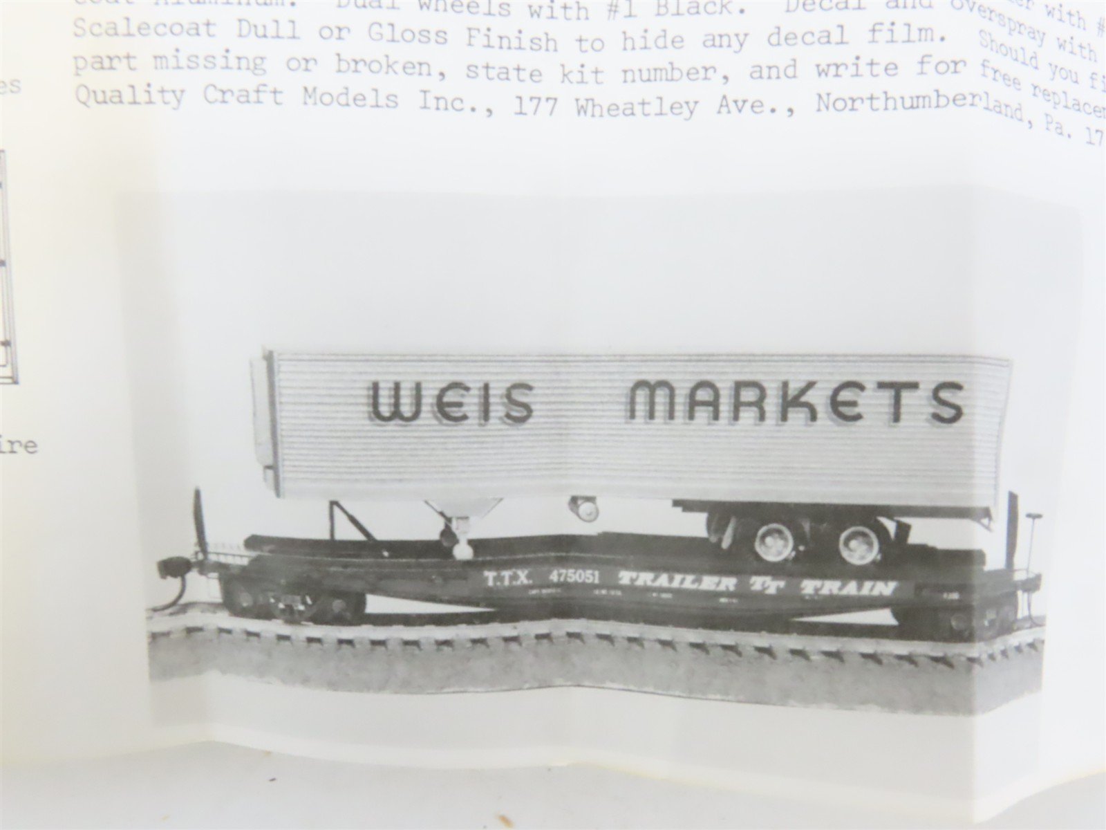 HO Scale Quality Craft Models Kit 331 TTX Weis Markets 50' Flat Car w/ Trailer
