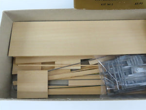 HO Scale Quality Craft Models Kit W-1 LUNX Weyerhaeuser All Plug Door Box Car