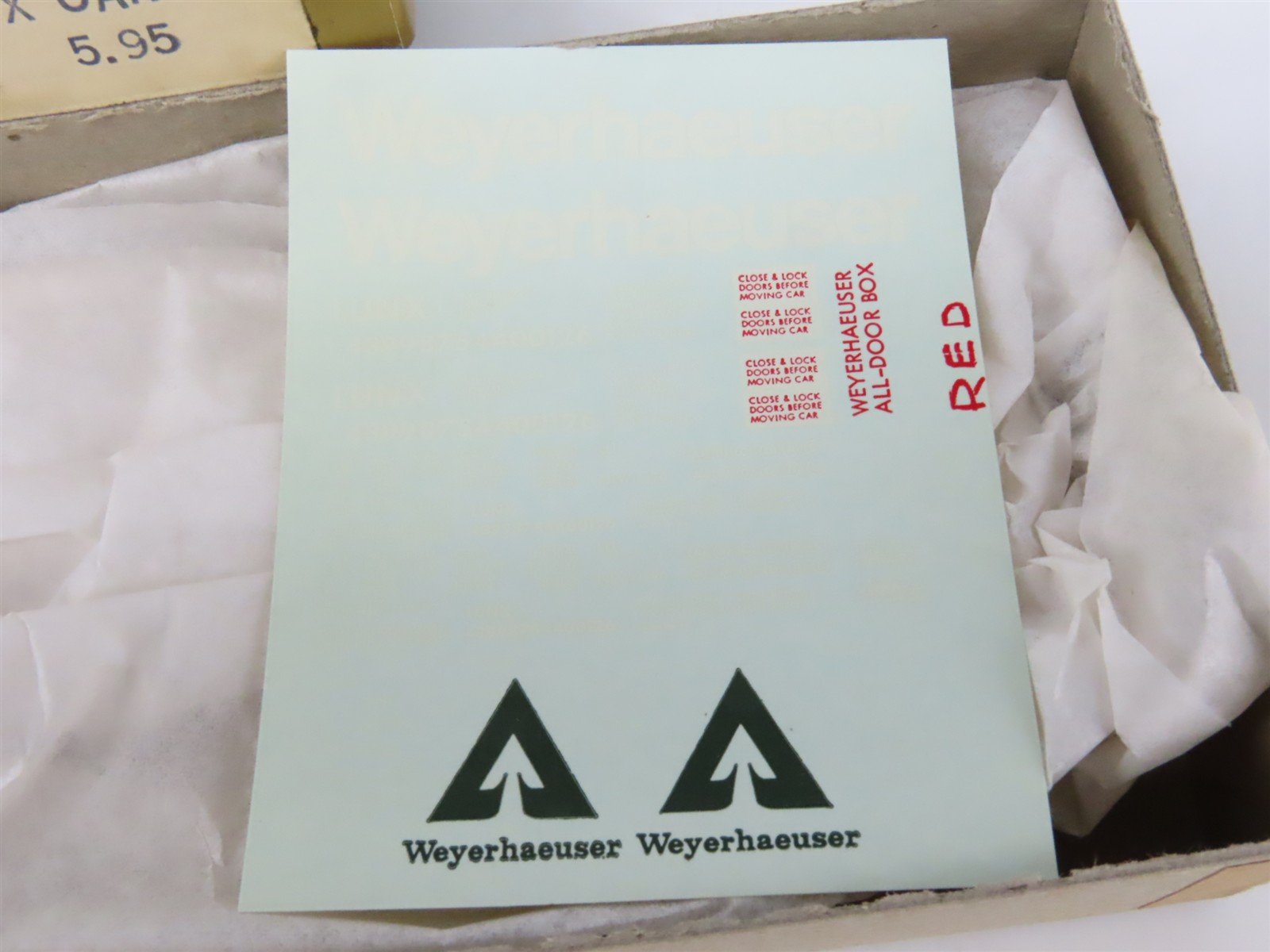 HO Scale Quality Craft Models Kit 326 LUNX Weyerhaeuser All Door Box Car