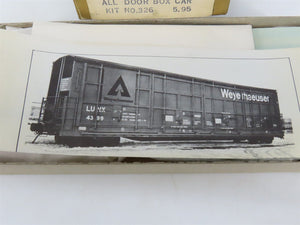 HO Scale Quality Craft Models Kit 326 LUNX Weyerhaeuser All Door Box Car