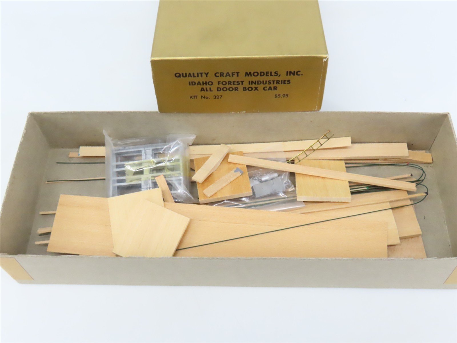 HO Quality Craft Models Kit 327 HTCX Idaho Forest Industries All Door Box Car