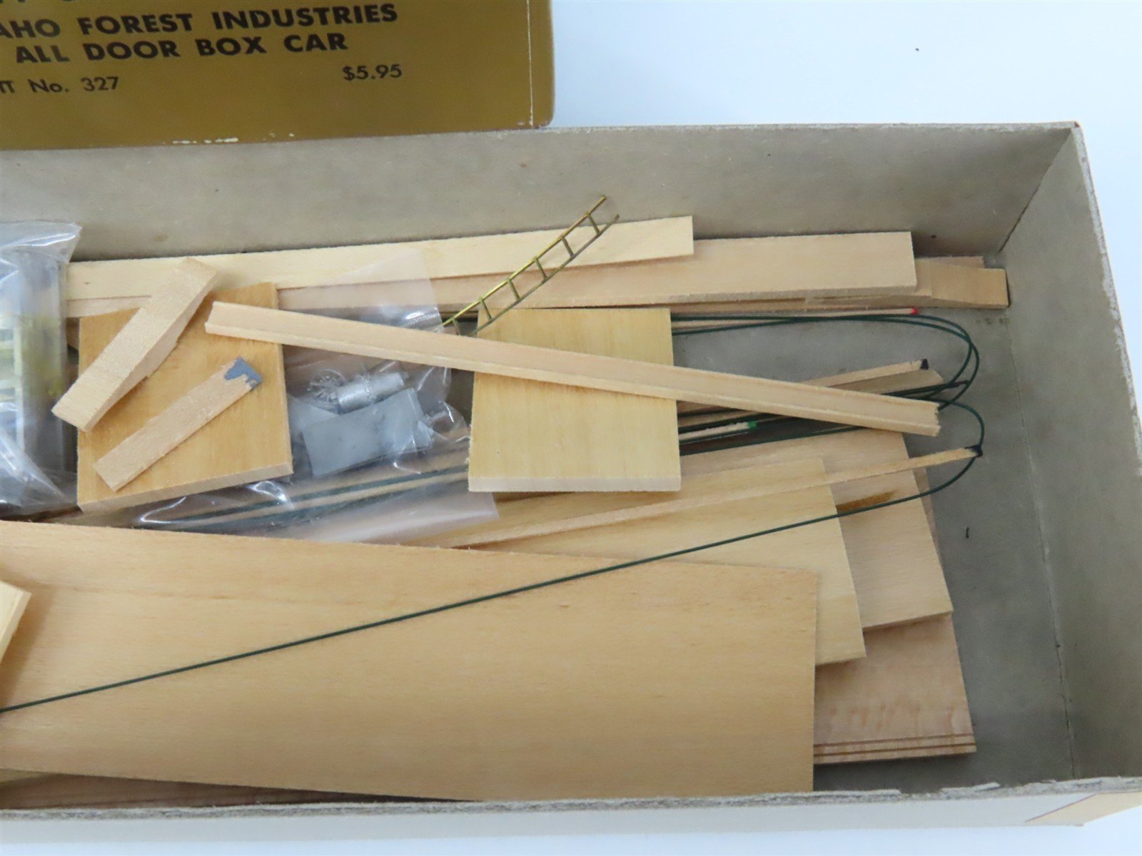 HO Quality Craft Models Kit 327 HTCX Idaho Forest Industries All Door Box Car
