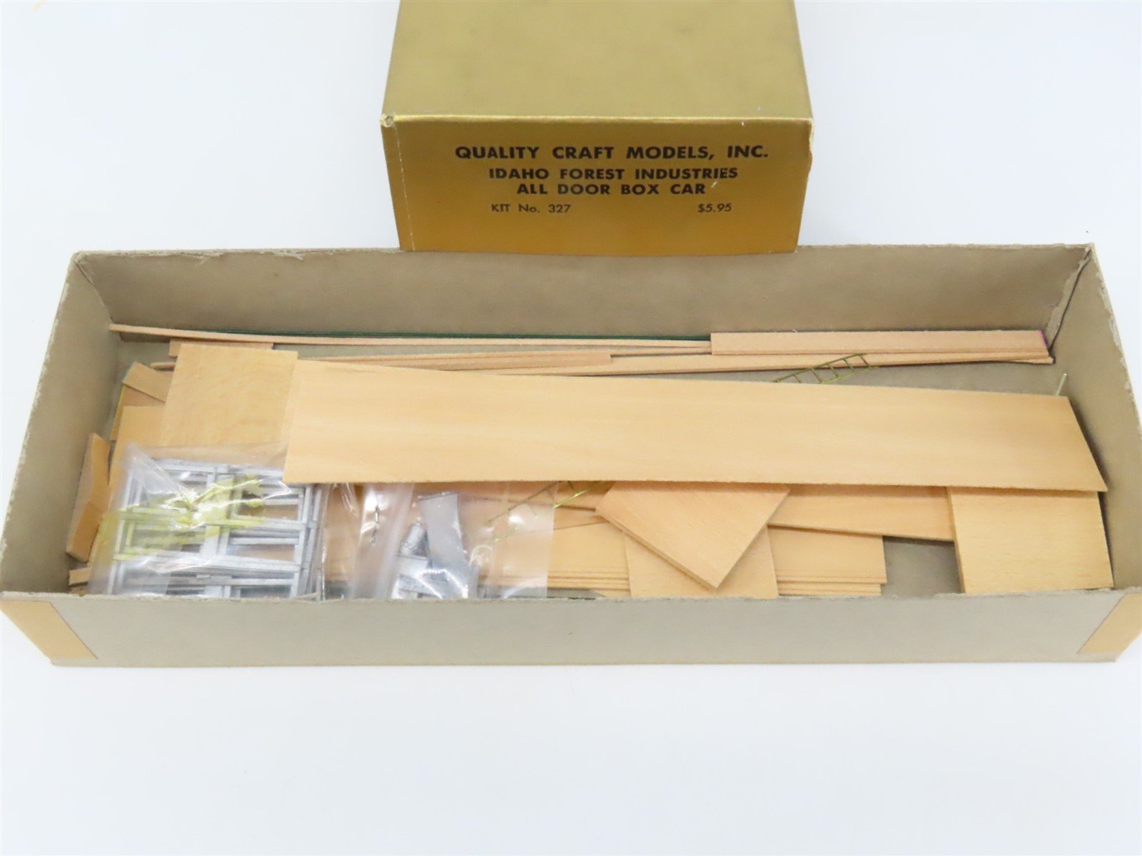 HO Quality Craft Models Kit 327 HTCX Idaho Forest Industries All Door Box Car