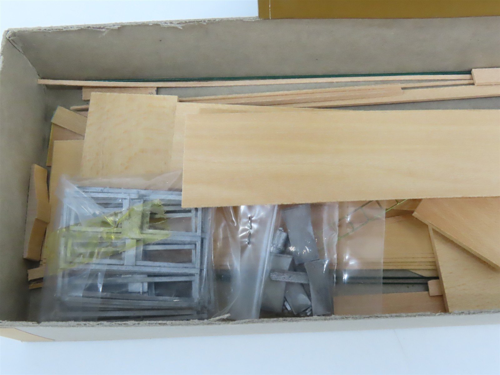 HO Quality Craft Models Kit 327 HTCX Idaho Forest Industries All Door Box Car