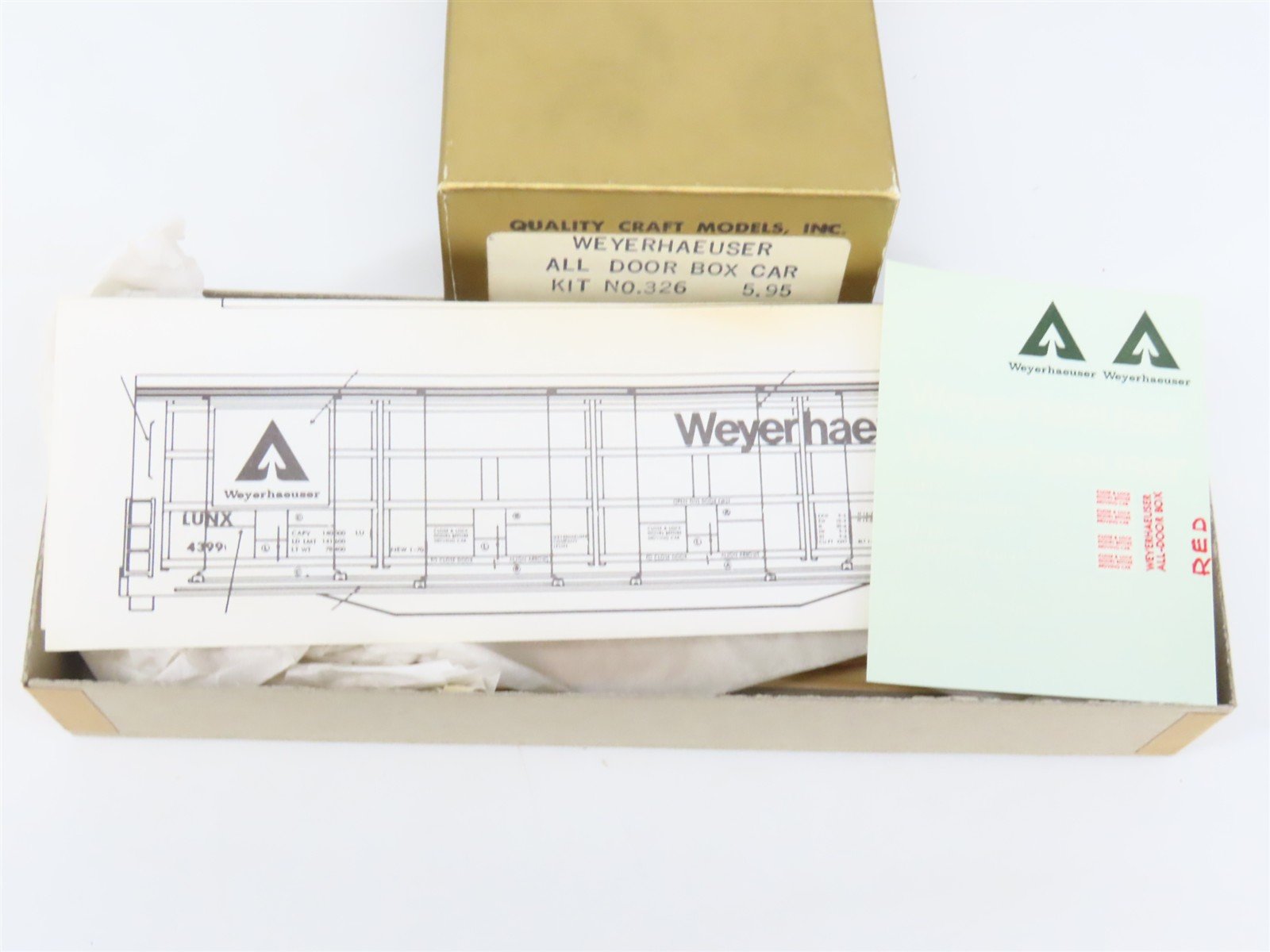 HO Scale Quality Craft Models Kit 326 LUNX Weyerhaeuser All Door Box Car