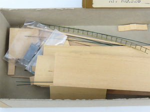 HO Scale Quality Craft Models Kit 326 LUNX Weyerhaeuser All Door Box Car