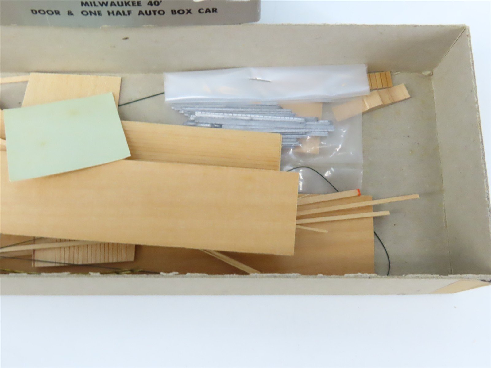 HO Scale Quality Craft Models Kit 1974 Prestige MILW Milwaukee Road 40' Box Car