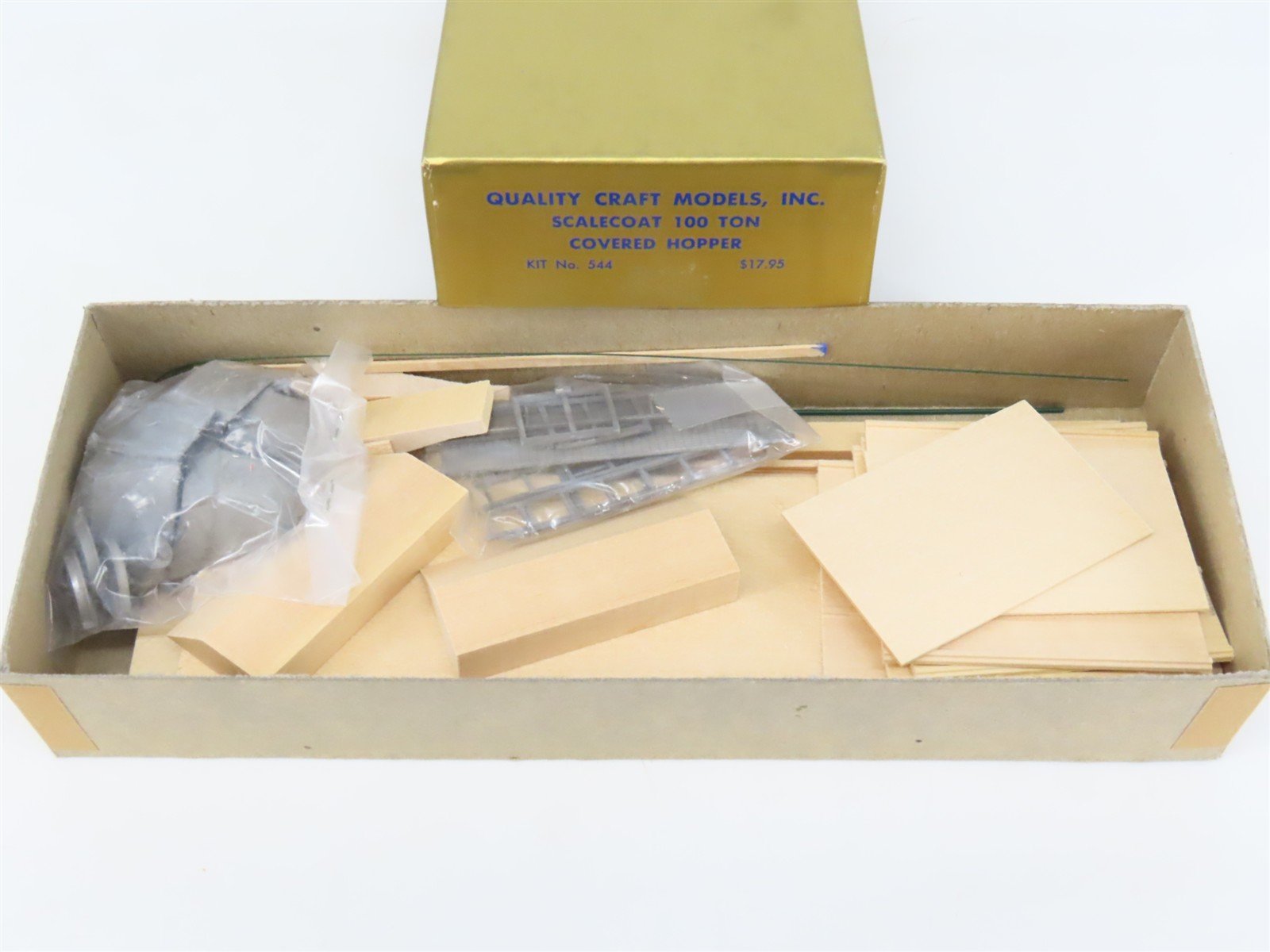 HO Scale Quality Craft Models Kit 544 SCT Scalecoat 100 Ton Covered Hopper