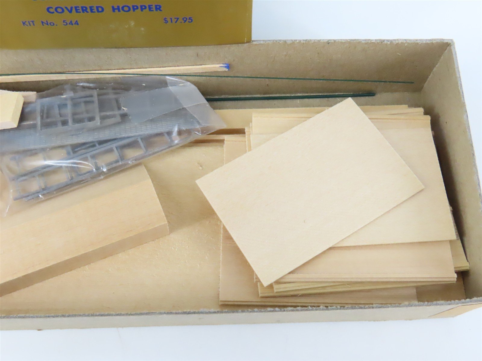 HO Scale Quality Craft Models Kit 544 SCT Scalecoat 100 Ton Covered Hopper