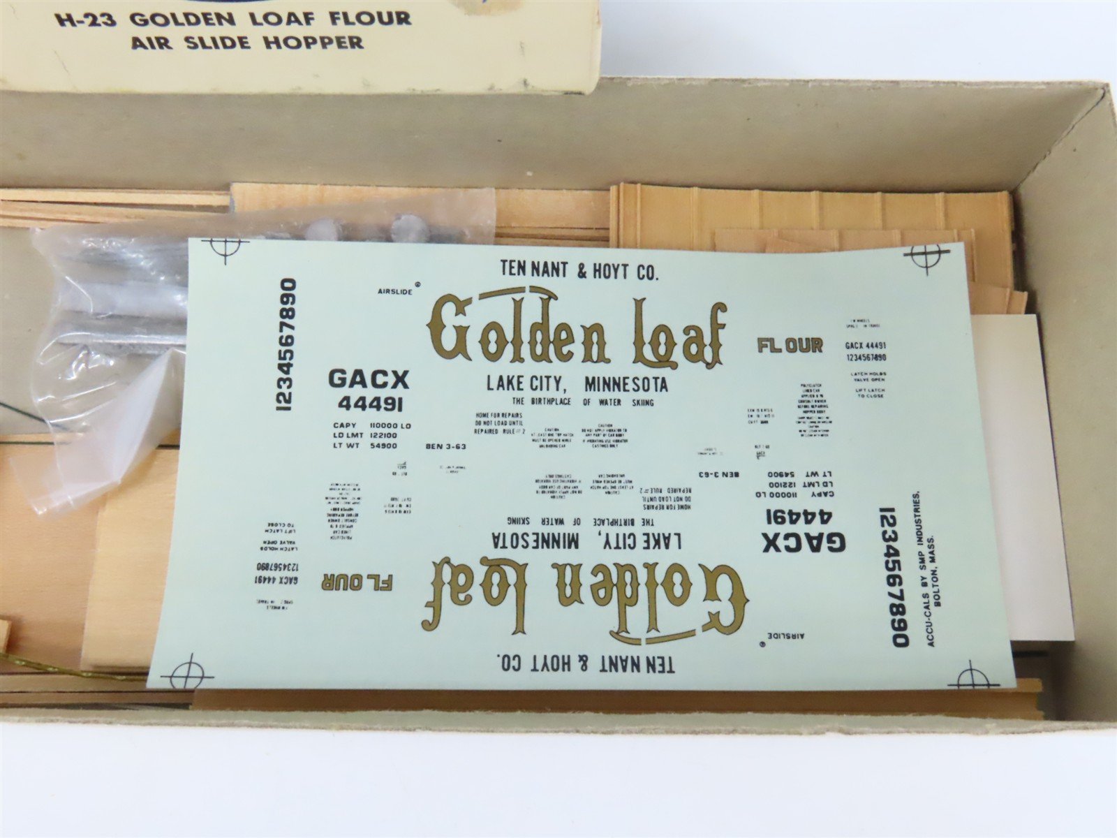 HO Scale Ambroid Kit H-23 GACX Golden Loaf Flour Air Slide Hopper #44491