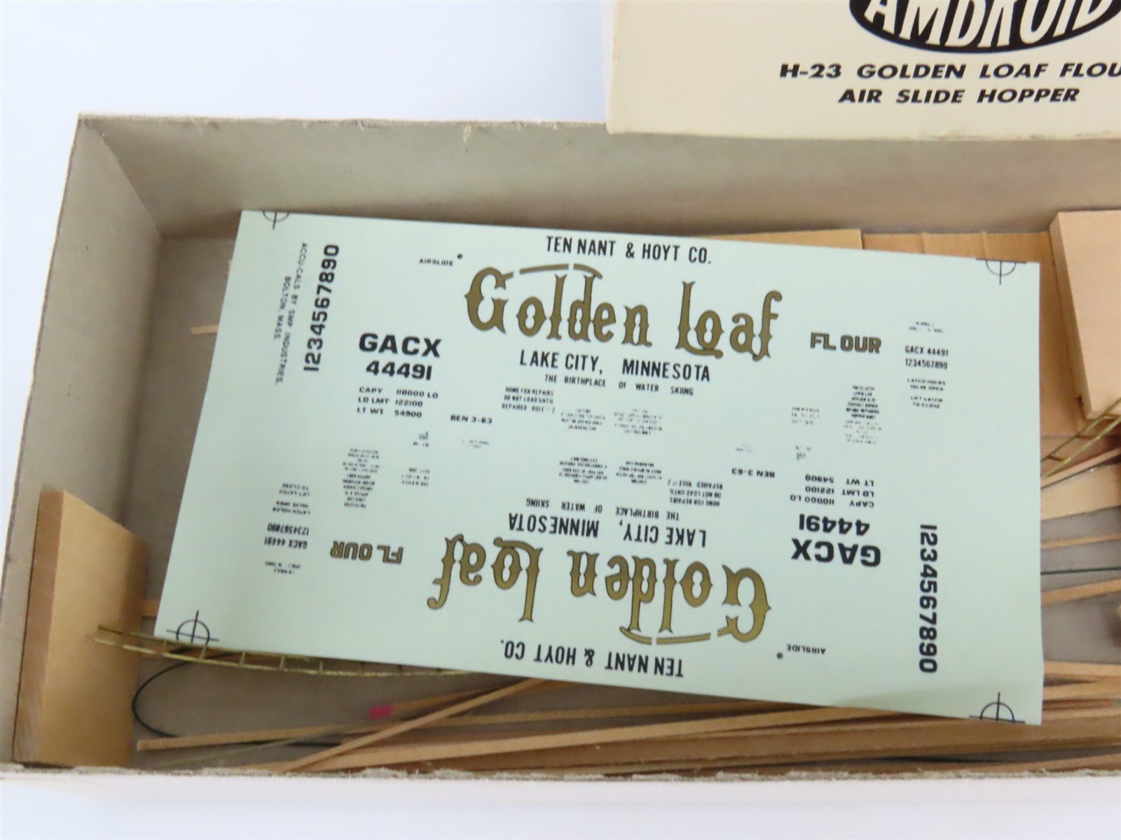 HO Scale Ambroid Kit H-23 GACX Golden Load Flour Air Slide Hopper #44491
