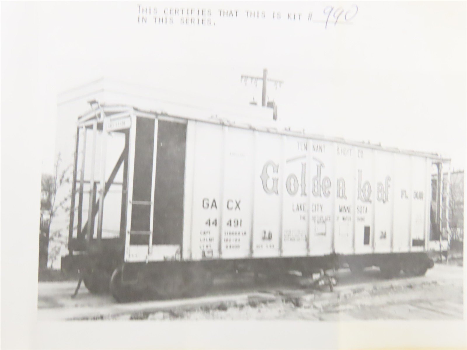 HO Scale Ambroid Kit H-23 GACX Golden Load Flour Air Slide Hopper #44491