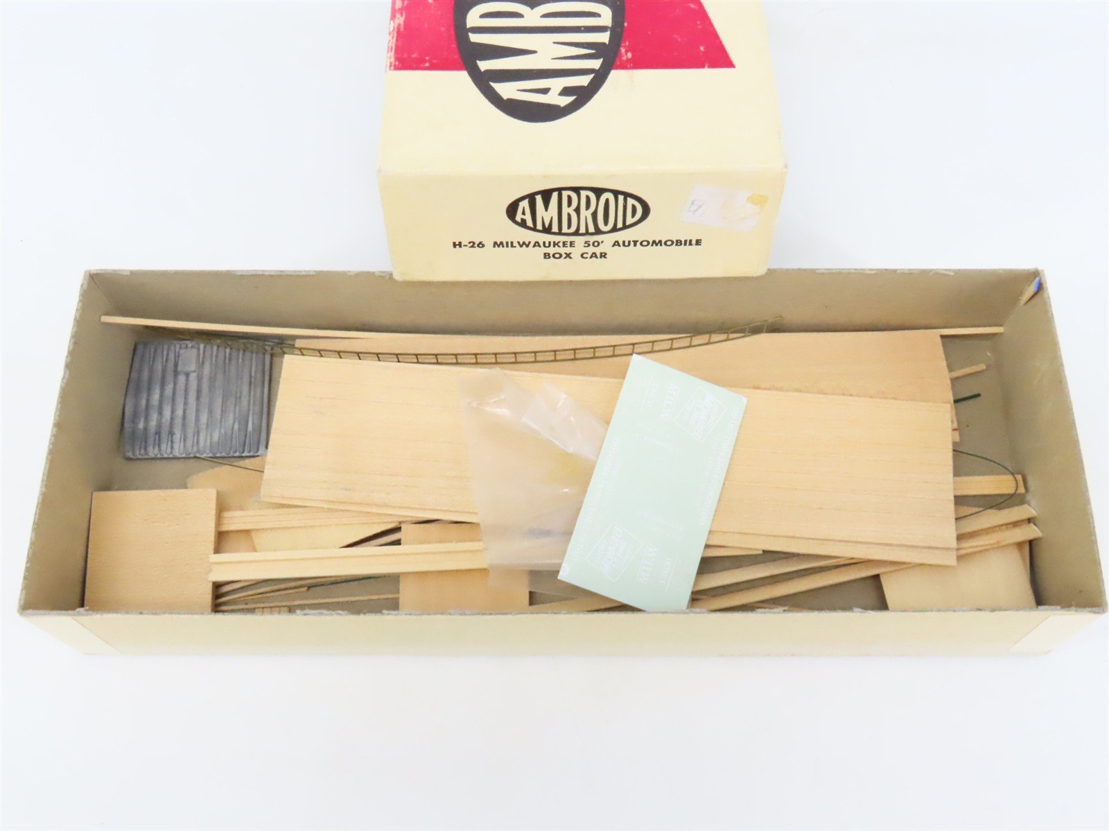 HO Scale Ambroid Kit H-26 MILW Milwaukee Road 50' Automobile Box Car #13631