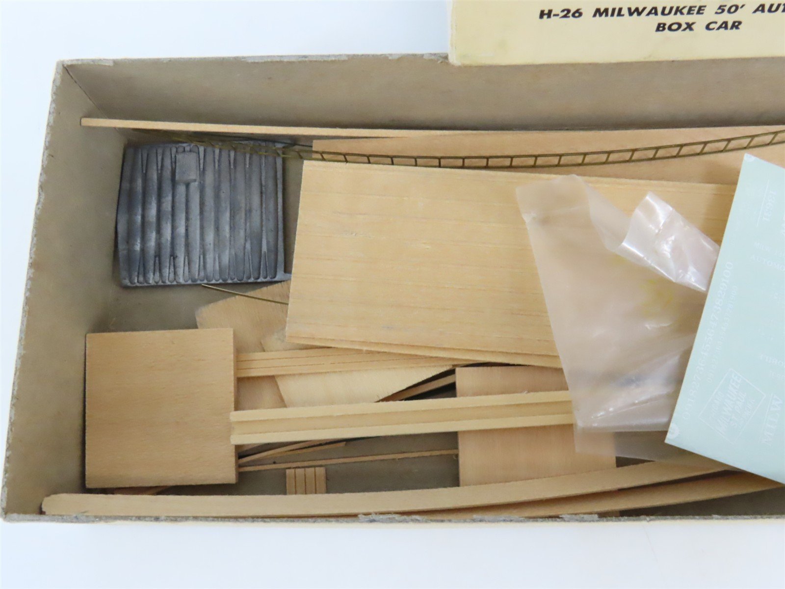 HO Scale Ambroid Kit H-26 MILW Milwaukee Road 50' Automobile Box Car #13631