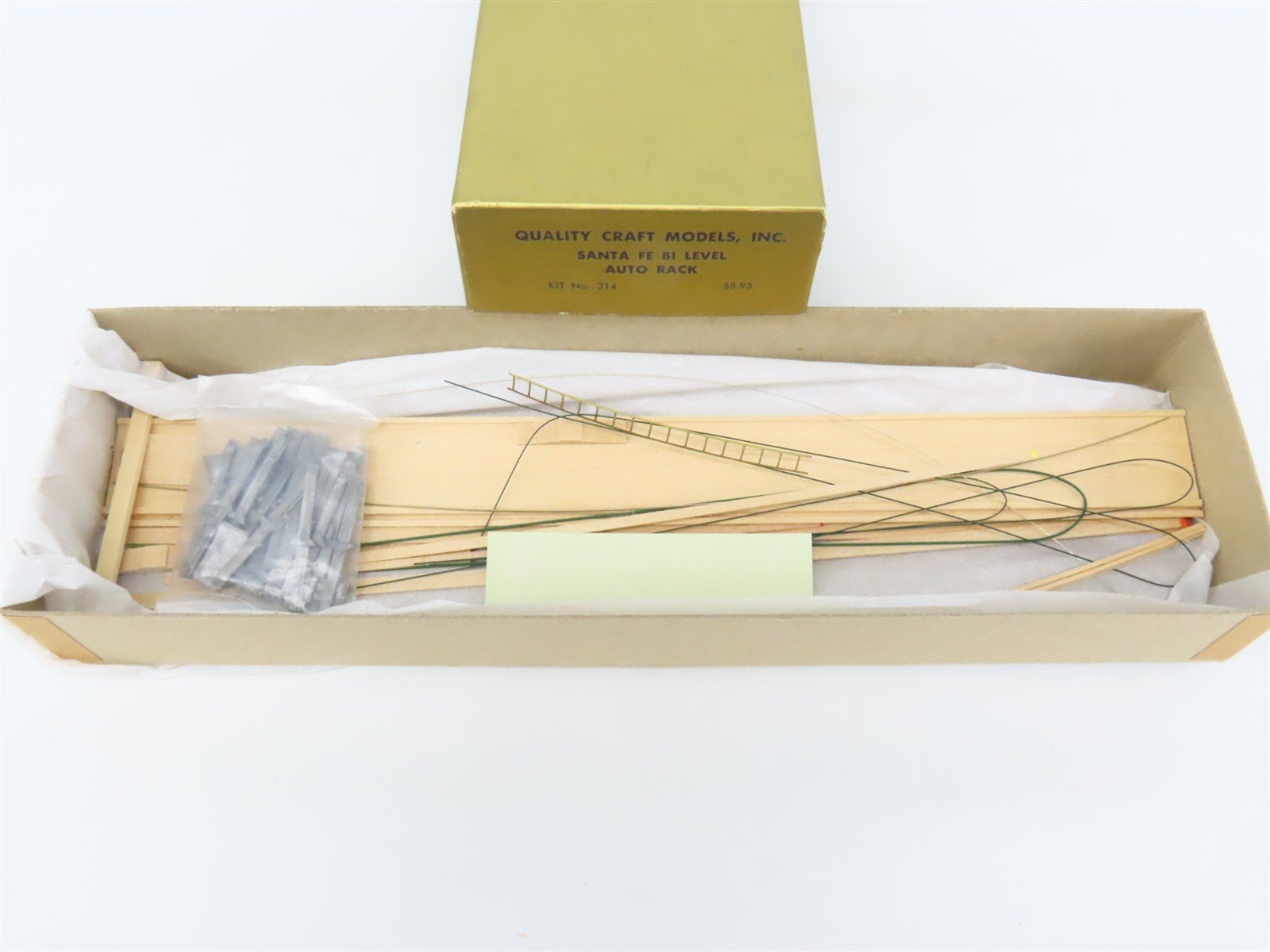 HO Scale Quality Craft Models Kit 314 BTTX ATSF Santa Fe Bi-Level Auto Rack