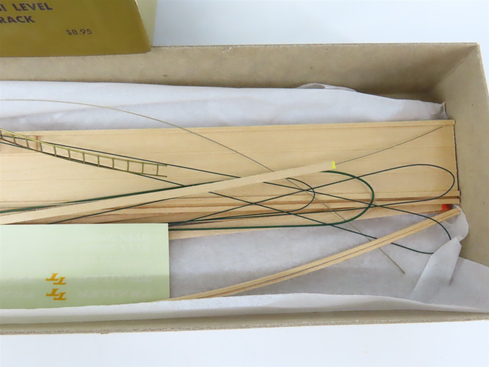 HO Scale Quality Craft Models Kit 314 BTTX ATSF Santa Fe Bi-Level Auto Rack
