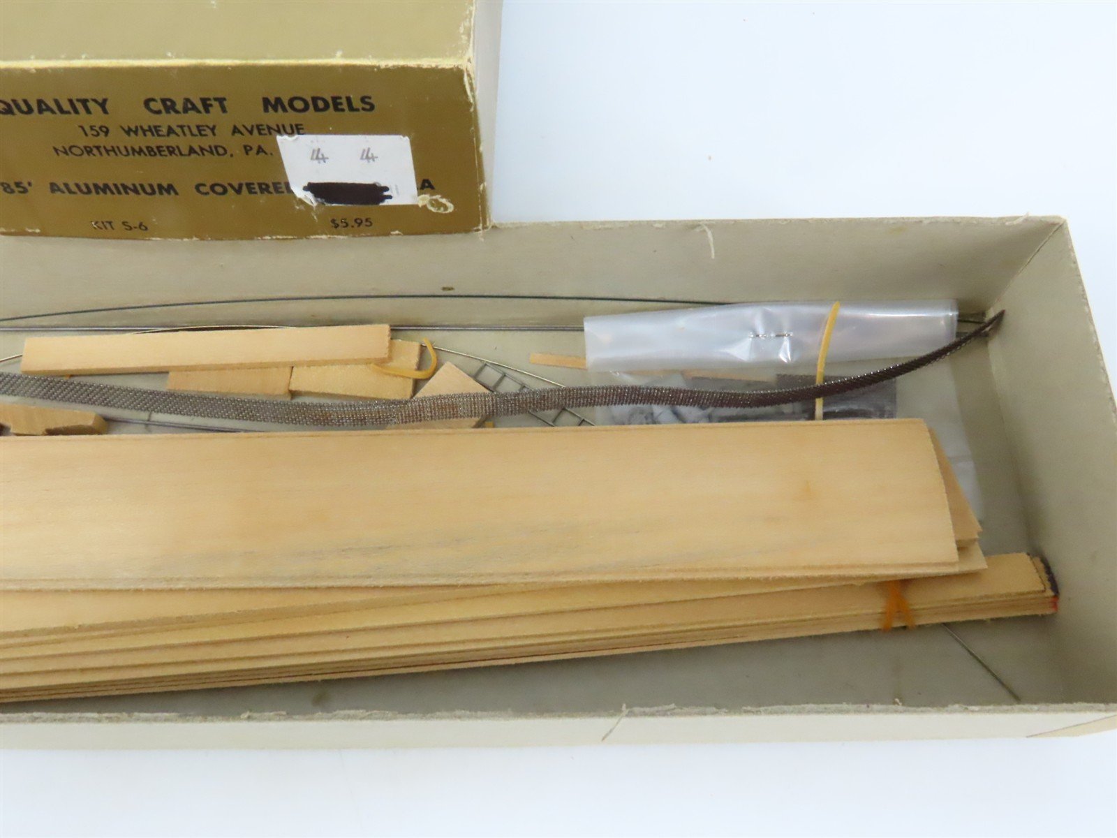 HO Quality Craft Models Kit S-6 NIGX SP Southern Pacific Covered Gondola #1000
